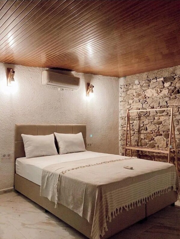 经典客房, 花园景观 | 埃及棉床单、高档床上用品、特色家居、办公桌