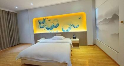 Shangjun Hotel (Hezhou Lingfeng Plaza Branch)