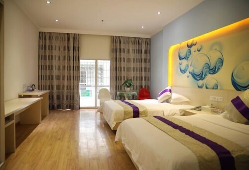 Shangjun Hotel (Hezhou Lingfeng Plaza Branch)