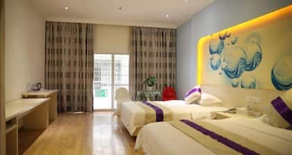 Shangjun Hotel (Hezhou Lingfeng Plaza Branch)