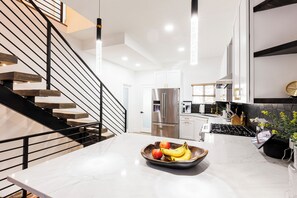 Kochgeschirr/Geschirr/Besteck