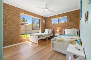 3 bedrooms, iron/ironing board, free WiFi, bed sheets