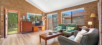 Cabarita Beach - 3 bedroom house walking distance to beach & shops.