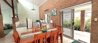 Cabarita Beach - 3 bedroom house walking distance to beach & shops.