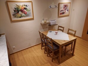 Apartment | Dining
