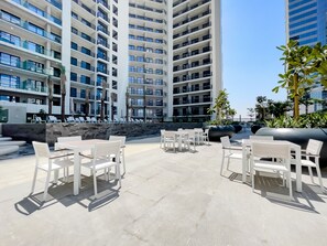 Property grounds - Zada Tower 1BR (Dubai)