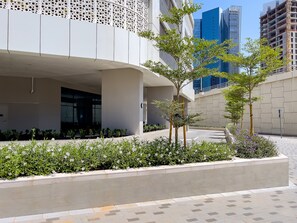 Exterior - Zada Tower 1BR (Dubai)