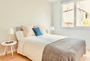 Room - Downtown La Torre Apartment (A Coruña)