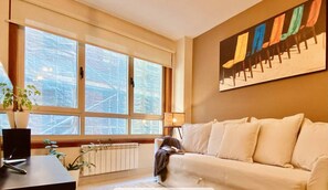 Living area - Orzan Beach Surf Apartment (A Coruña)