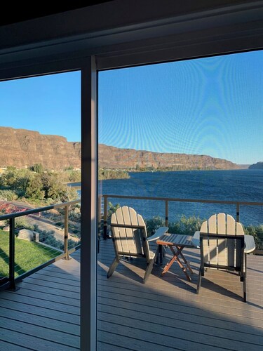 Luxury View Home on the Columbia River, Golf, Wineries & Gorge Amphitheater