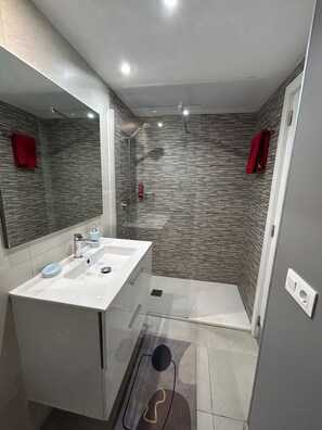 Hair dryer, towels, soap, toilet paper - Apartment in Corralejo center (Corralejo)