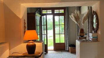 3 bedrooms, individually furnished, iron/ironing board