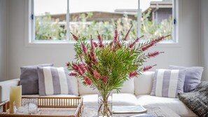 TV - Plunge pool and flat 100m walk to beach (MACMASTERS BEACH)