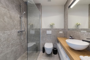 Design Apartment, Balcony, City View | Bathroom