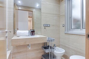 Bathroom - Blue Ocean Apartment (A Coruña)