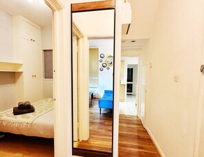 Desk, iron/ironing board, WiFi, bed sheets