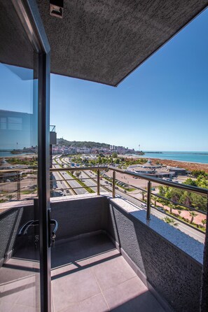 Deluxe studio suite, uitzicht op zee | Terras