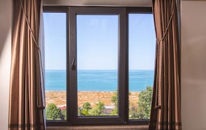 Deluxe-sviitti, merinäköala | Terassi/patio