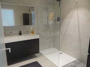 Apartment | Badezimmer