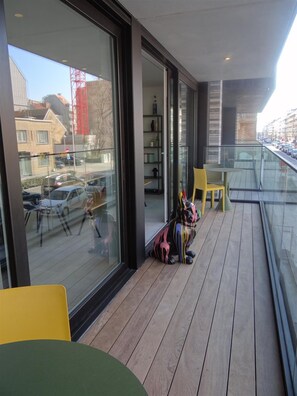 Outdoor dining - Apartment in Estartit With sea Beach (Nieuwpoort)