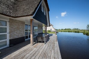Exterior - Villa in Friesland With Sauna and Whirlpool (Delfstrahuizen)