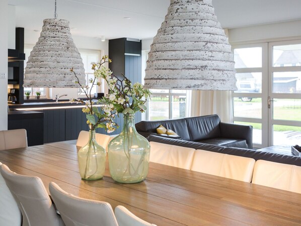 Villa | Dining - Villa in Friesland With Sauna and Whirlpool (Delfstrahuizen)