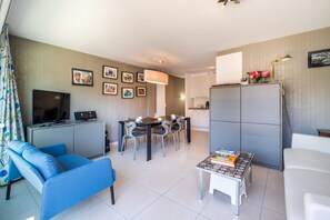 Apartment | Living room - Duplex Near Zeedijk & Center With Sunny Balcony (Koksijde)