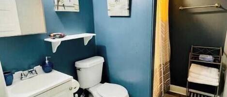 Towels, soap, shampoo, toilet paper