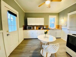 Brødrister og kjøkkenutstyr