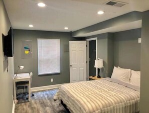 1 bedroom, iron/ironing board, WiFi, bed sheets - Nice Basement Apt, near to Downtown and Hospitals

 (Winston-Salem)