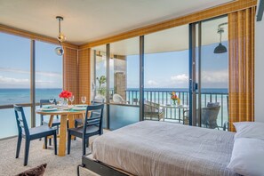 1 bedroom, iron/ironing board, travel cot, free WiFi - Oceanfront 1BR/1BA Corner Unit with Stunning Panoramic Ocean/Island Views (Lahaina)