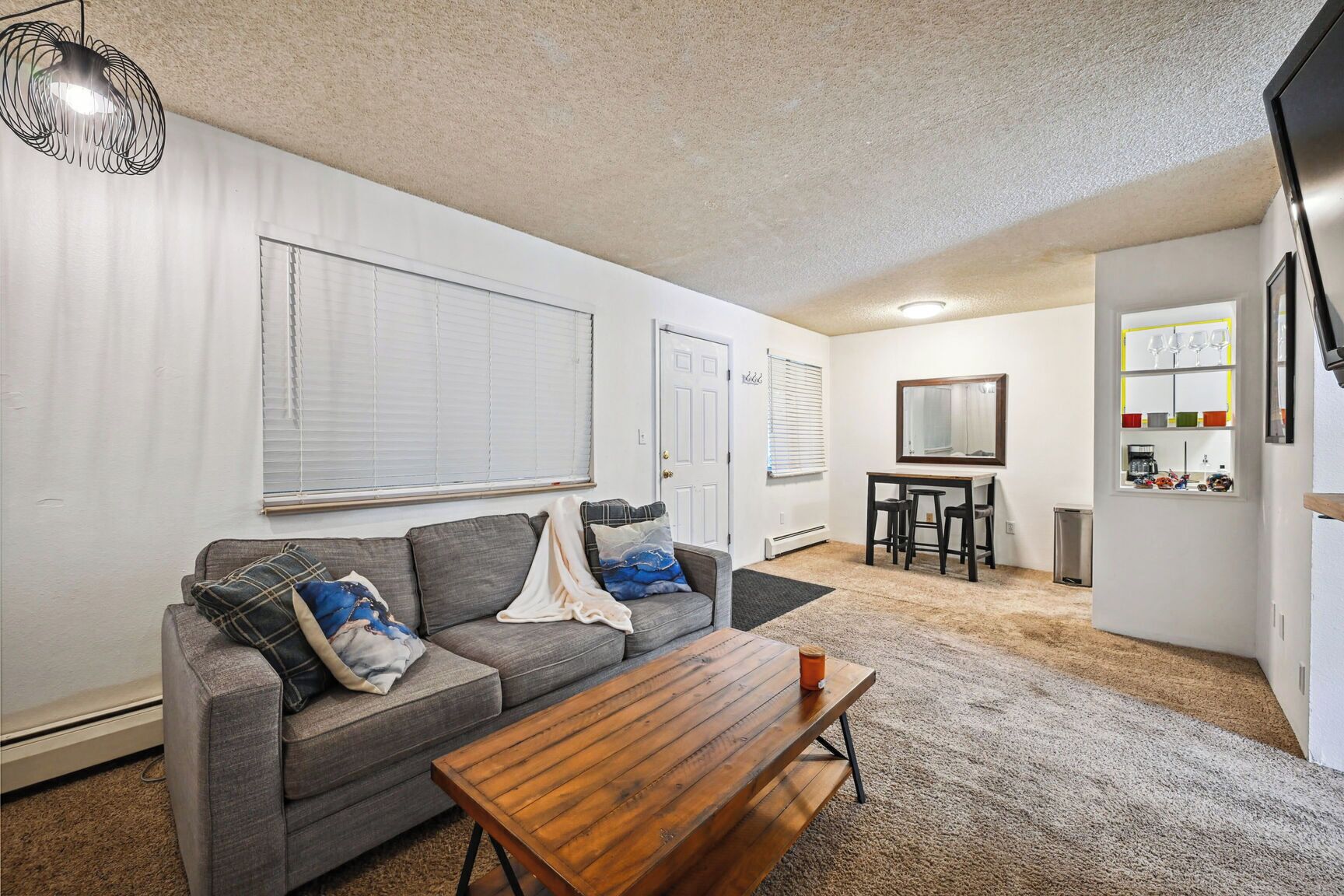 Cozy 2BR/1BA Apt - Close to Denver University!