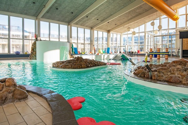 House | Pool