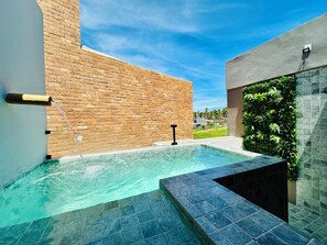 Pool - Hospedagem Triplex Beira Mar 7 Estrelas Patacho - Piscina com Vista Panorâmica (Porto de Pedras)