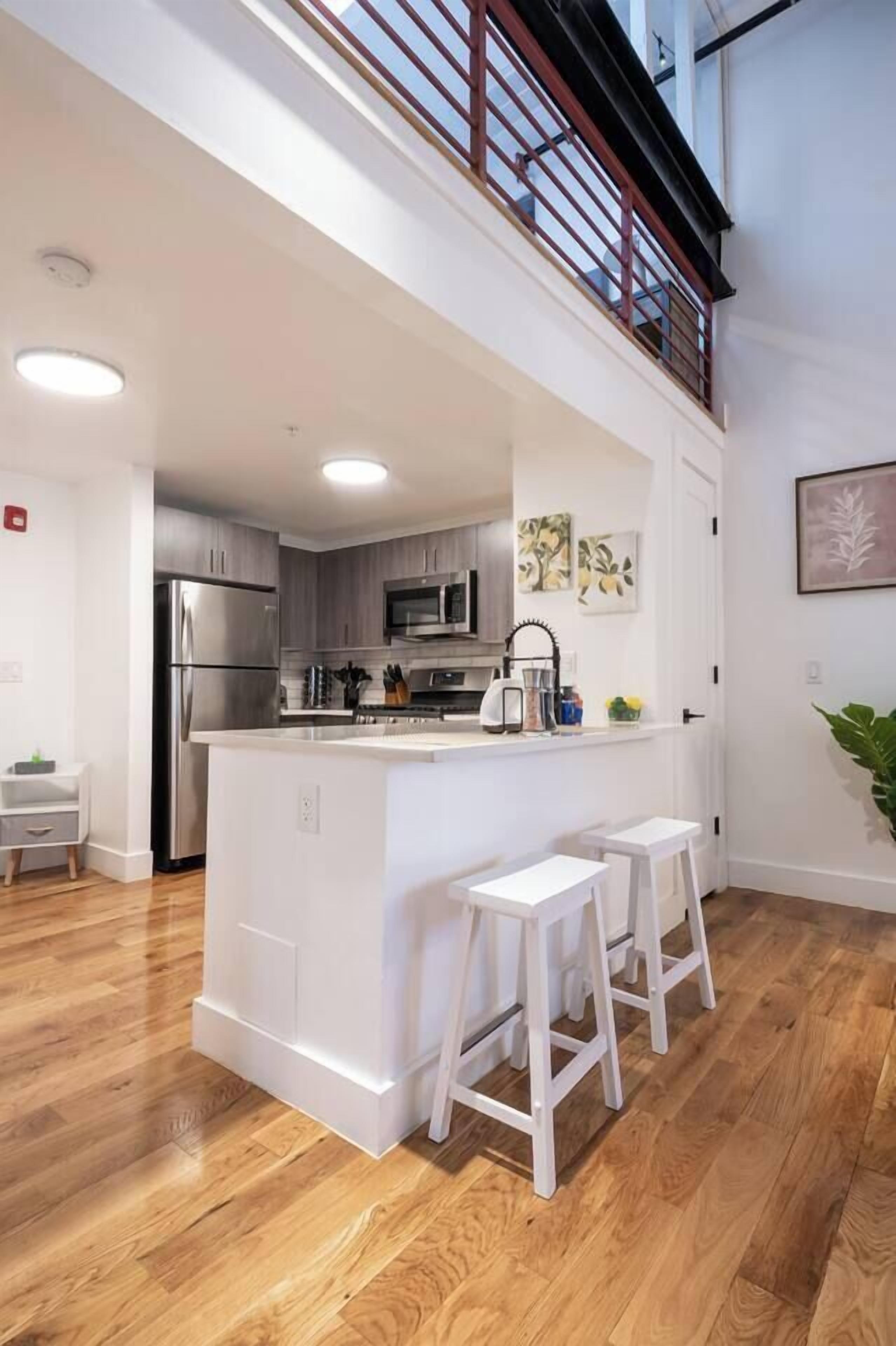 冰箱、微波炉、烤箱、炉灶