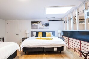 1 多间卧室、办公桌、熨斗/熨衣板、旅行婴儿床