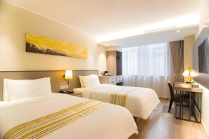A hotel room with two beds, a desk, a chair, a painting, and a window with curtains. - Homeinn Plus Hotel (Beijing Zhongguancun East Road) (Beijing)