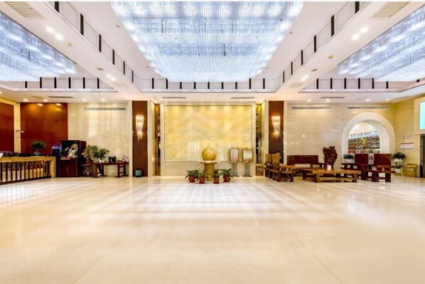 المنشأة من الداخل