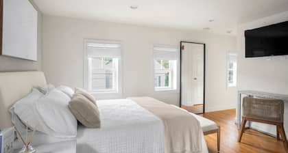 Jade Suite at Hygge House