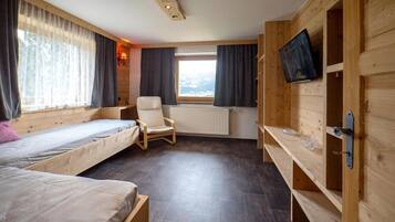 4 bedrooms, individually furnished, bed sheets