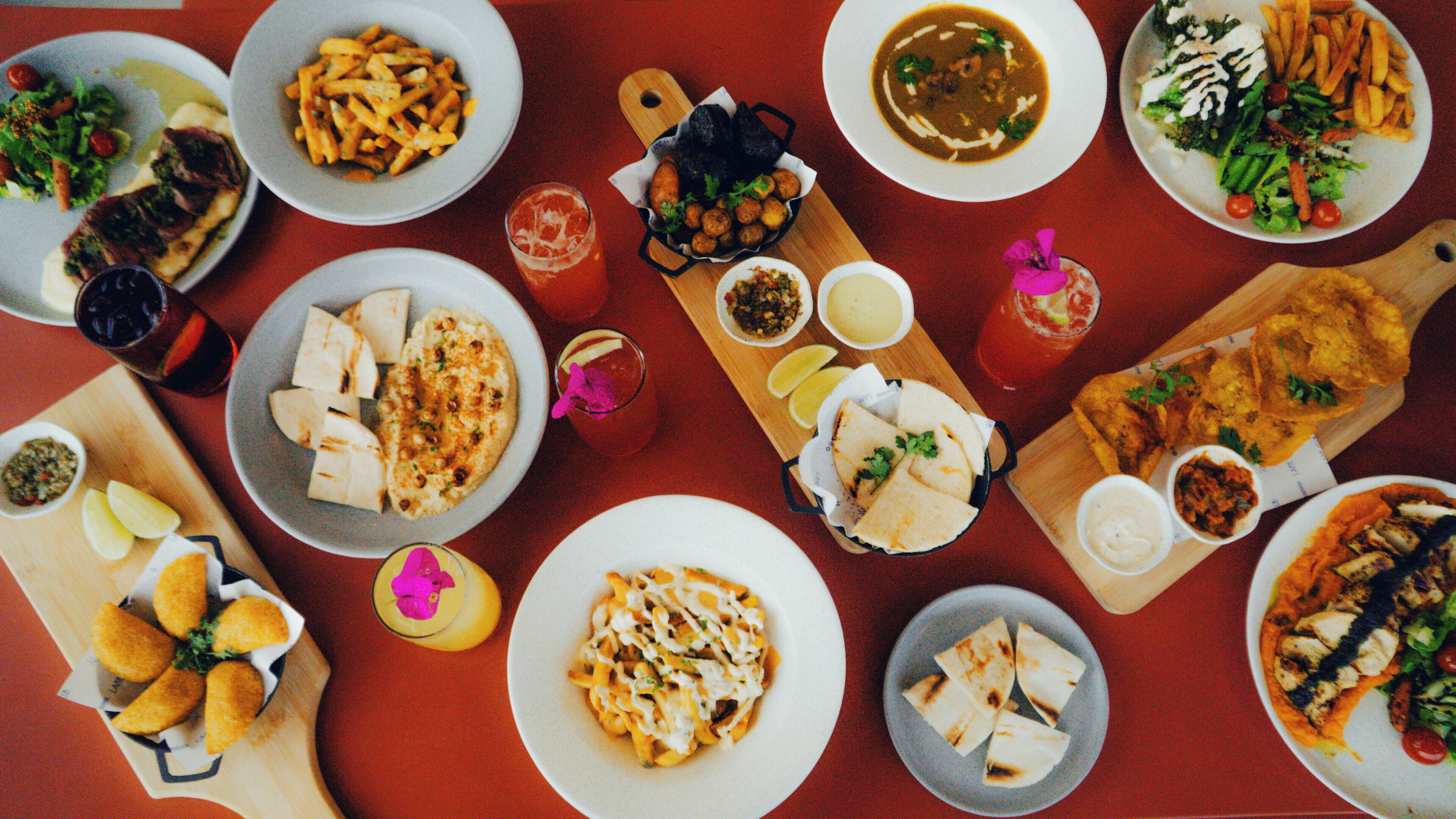 Alimentos y bebidas