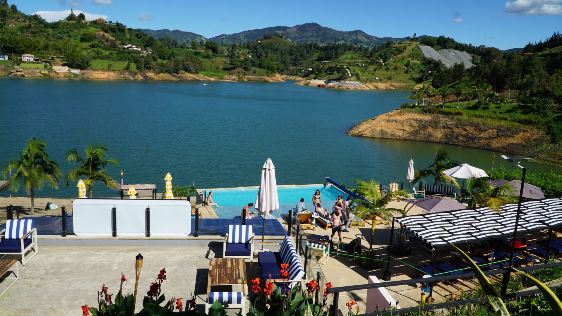 Pemandangan tasik