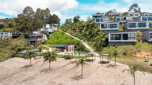Beach nearby, waterskiing, surfing, kayaking - Viajero Guatapé Hostel & Lake Club (El Peñol)