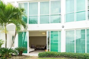 Exterior detail - Peaceful Beachfront Condo! Direct access to the beach. Family size condo. (Sosua,)