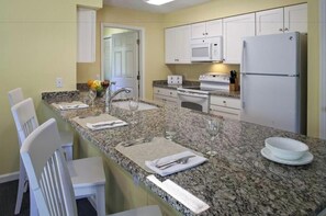 Fridge, microwave - Quiet living by the beach! Everything you need to enjoy your vacation! (Hilton Head Island)