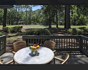 屋外ダイニングエリア