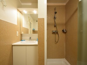 Bathroom - Apartment in De Haan Near the Beach (De Haan)