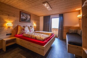 House | 3 bedrooms, individually furnished, bed sheets - Chalet in Fugen Near Spieljoch Ski Lift (Fuegen)