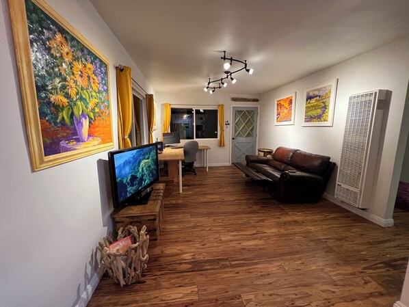 Traditional-Ferienhaus | Wohnbereich | Computerbildschirme, Drucker