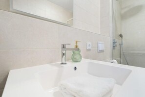 Penthouse, City View | Bathroom | Free toiletries, hair dryer, towels, soap - Brand new studio in center (Luxembourg City)